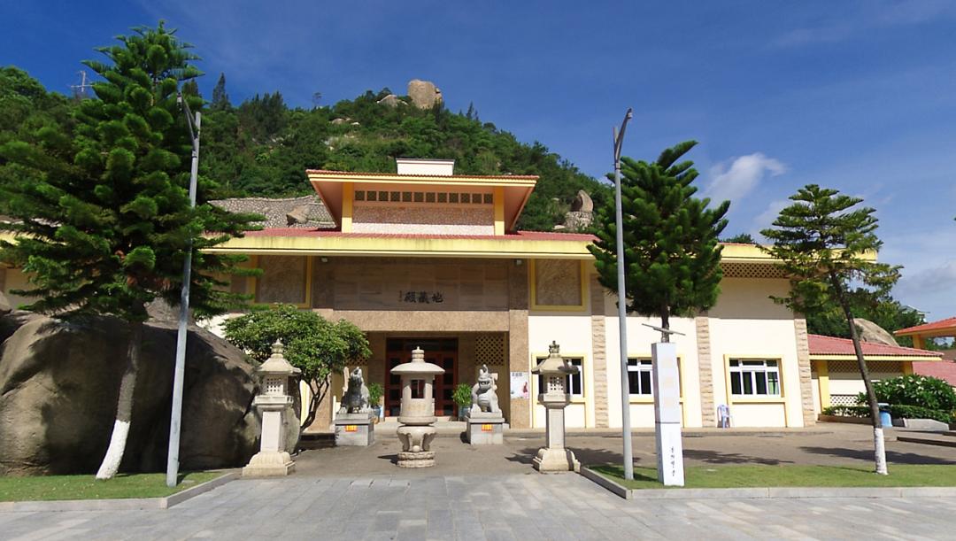 青城外山冒出佛教的川西四大名寺之一的宝地普照寺