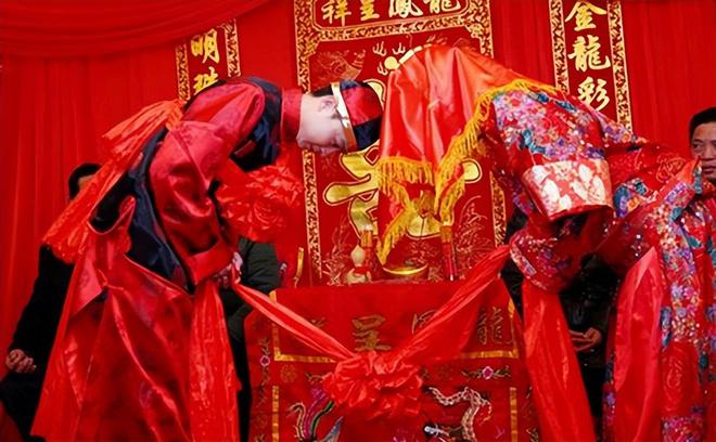 中国传统服饰之汉族的特点及特点汉服汉字欣赏