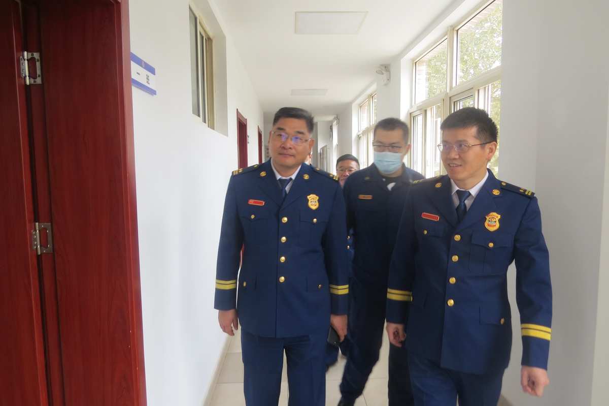 市民防办主任钟杰、吴斌一行赴市消防救援总队调研学习智慧消防及数字化建设