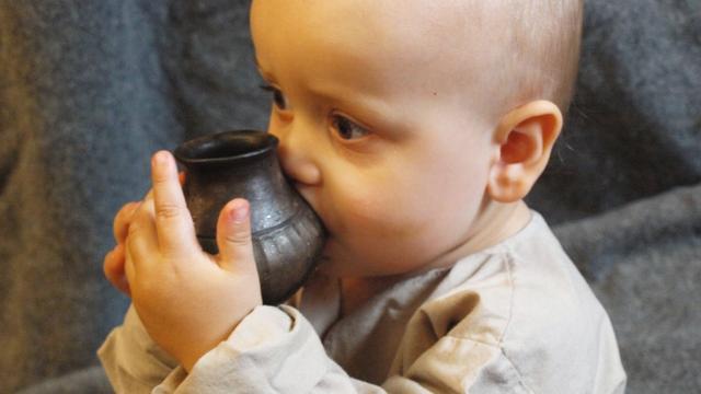 山东省大汶口动物陶器为婴儿奶瓶