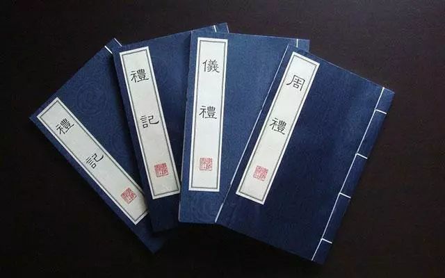 中国历史文化长河中，有无数的经典书籍流传于世