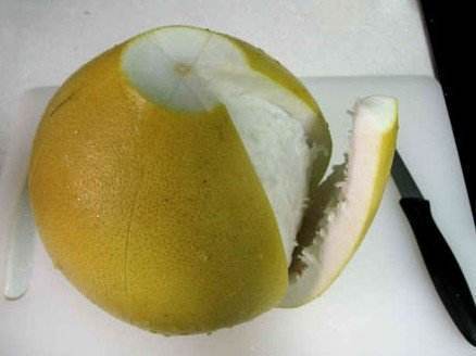 剥柚子皮的新方法，看完你就知道了！