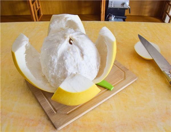 剥柚子皮的新方法，看完你就知道了！