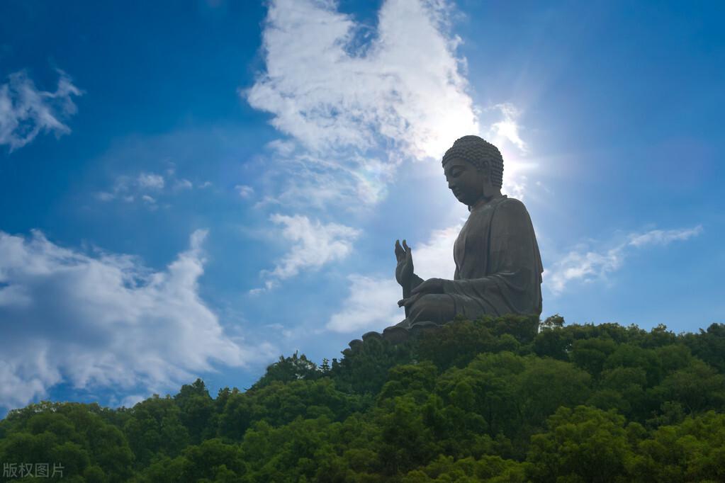 佛教禅修是一种简单而深刻的修行方法，培养心灵的平静和澄明
