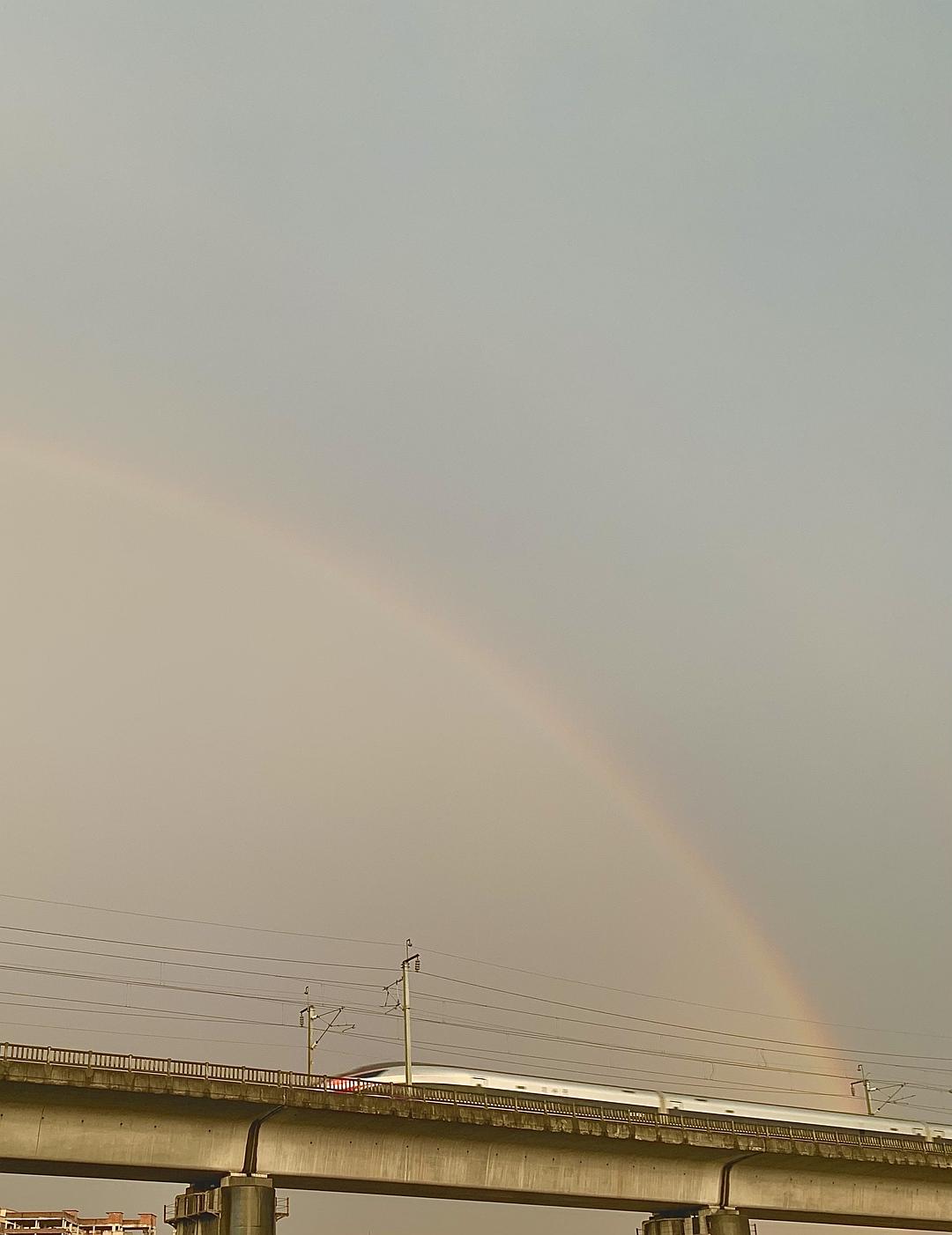 风雨后的彩虹，南昌现代交通学校祝福所有中高考的同学们考试成功！