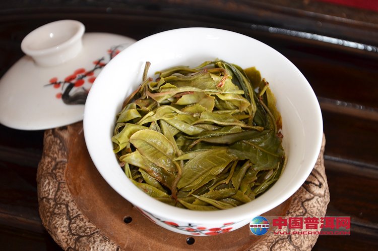中国茶文化的形成有着丰厚的思想基础，互相统一